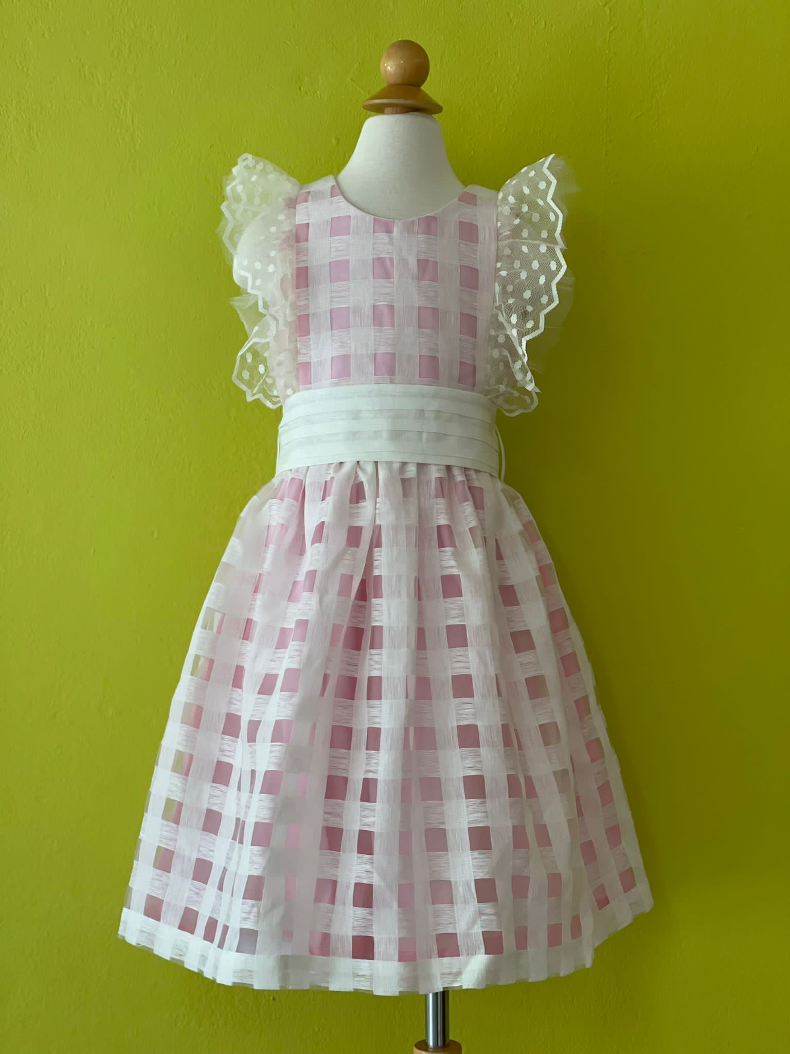 Linen-silk dress with Spanish lace - Main Image